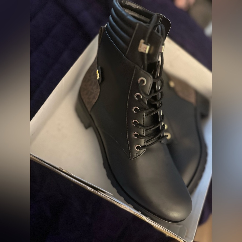 Michael Kors  Dallas Bootie size 9.5